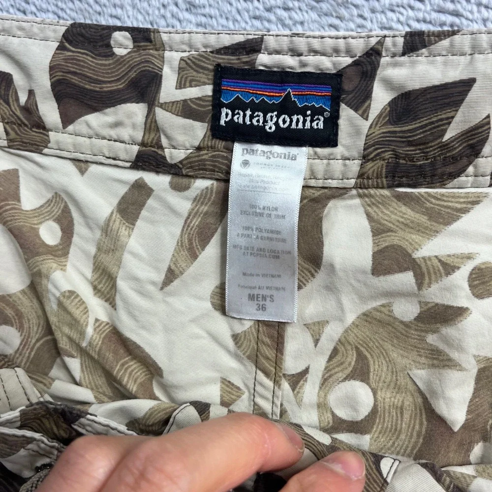 Patagonia Wavefarer Board Shorts Men 36 Tan Brown Abstract Geometric Surf Trunks